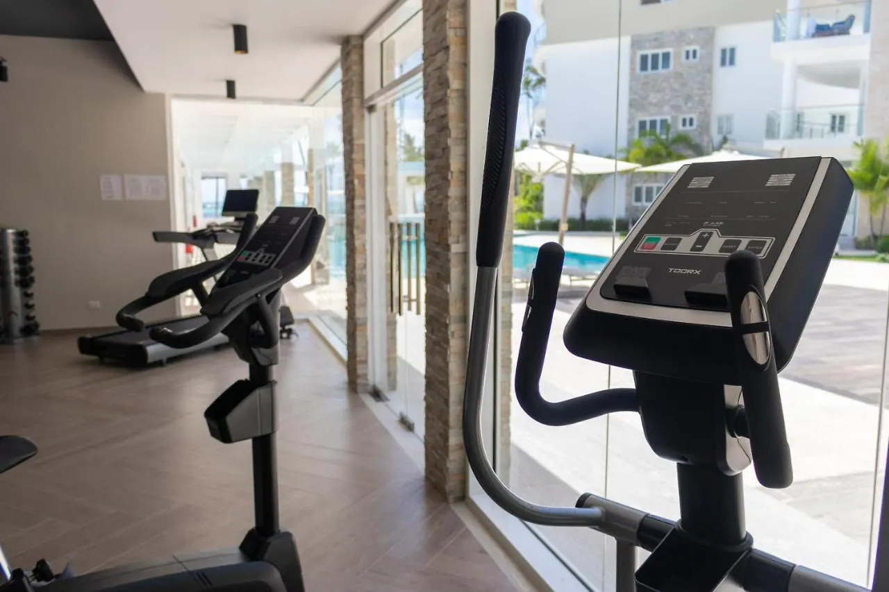 Family Getaway Apartment - Right On The Beach 蓬塔卡纳