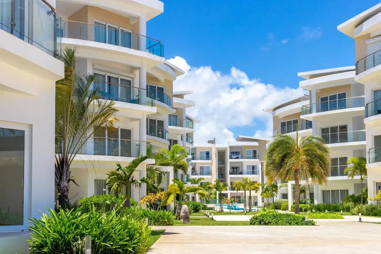 Family Getaway Apartment - Right On The Beach 蓬塔卡纳